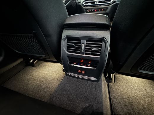 BMW 3 Serie Touring NEW 318IA 2.0 156PK AUT. NAVI/LED/PDC/CARPLAY ActivLease financial lease