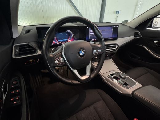 BMW 3 Serie Touring NEW 318IA 2.0 156PK AUT. NAVI/LED/PDC/CARPLAY ActivLease financial lease