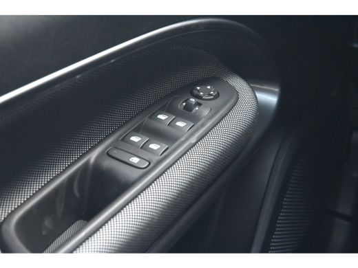 Fiat 600 1.2 Hybrid ICON 145pk VOORRAAD-ACTIE! | 8 Jaar Fabrieksgarantie | Carplay | Parkeersensoren | All... ActivLease financial lease