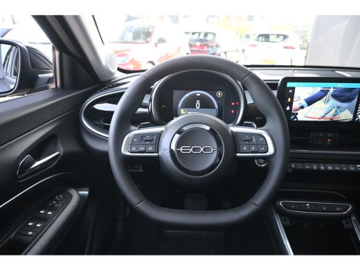 Fiat 600 1.2 Hybrid ICON 145pk VOORRAAD-ACTIE! | 8 Jaar Fabrieksgarantie | Carplay | Parkeersensoren | All... ActivLease financial lease