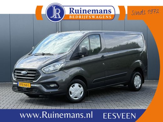 Ford Transit Custom 2.0 TDCI / L1H1 / 1e EIG. / AIRCO / CRUISE / NAVI / LED / 2.5 TONS TREKHAAK / 3-ZITS / PDC ActivLease financial lease