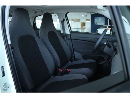 Leapmotor T03 Design 37.3 kWh | Achteruitrijcamera | Cruise control adaptief | Electronic climate controle ActivLease financial lease