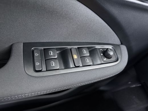 Leapmotor T03 Design 37.3 kWh &euro;1500,- korting !! | Achteruitrijcamera | Cruise control adaptief | Dodehoek dete... ActivLease financial lease