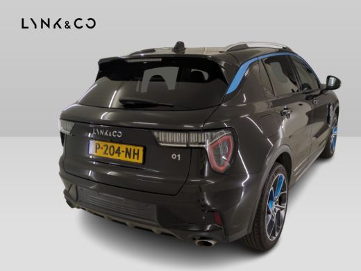 Lynk & Co 01 1.5 262pk Plug-in Adapt.Cruise Pano.dak Carplay Black Magic ActivLease financial lease