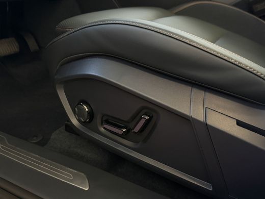 Lynk & Co 08 2026 345PK MORE 08/2026 HYBRIDE MASSAGE STOEL VERW/VENTILATIE PANO MATRIX LED HARMAN KARDON NIEUW... ActivLease financial lease