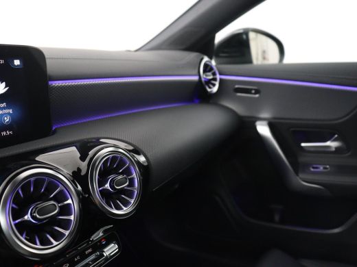 Mercedes-Benz CLA 180 Business Solution Luxury | Leder | Stoelverwarming | Cruise control | Sfeerverlichting | Navi... ActivLease financial lease