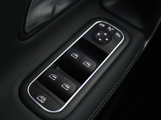 Mercedes-Benz CLA 180 Business Solution Luxury | Leder | Stoelverwarming | Cruise control | Sfeerverlichting | Navi... ActivLease financial lease