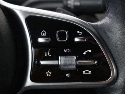 Mercedes-Benz CLA 180 Business Solution Luxury | Leder | Stoelverwarming | Cruise control | Sfeerverlichting | Navi... ActivLease financial lease