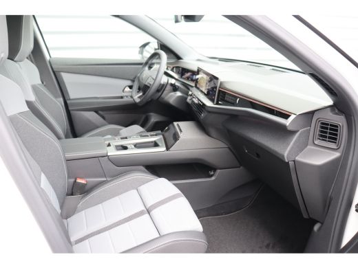 Opel Grandland 1.6 TURBO PHEV 195PK GS AUTOMAAT / NAVI / LEDER / CLIMA / FULL-LED / PDC / KEYLESS / 19" LMV /  P... ActivLease financial lease