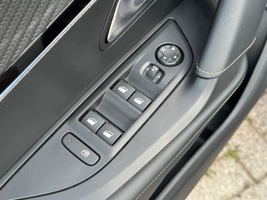 Peugeot 2008 1.2 Hybrid 145 GT | Apple Carplay / Android Auto | Navigatie | Adaptieve Cruise | 360&deg; Camera | 1... ActivLease financial lease