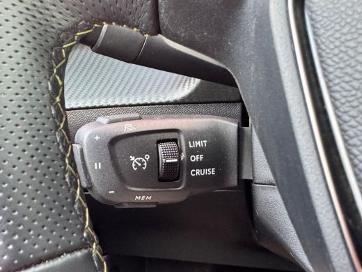 Peugeot 2008 1.2 Hybrid 145 GT | Apple Carplay / Android Auto | Navigatie | Adaptieve Cruise | 360&deg; Camera | 1... ActivLease financial lease