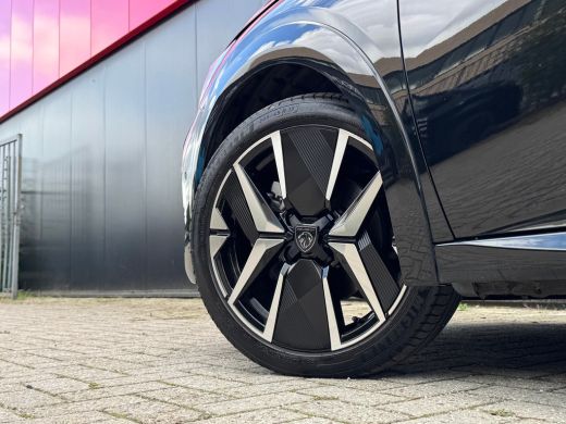 Peugeot 208 1.2 Hybrid 145 e-DCS6 GT | Navigatie | Adaptieve Cruise | Camera | Apple Carplay & Android Auto |... ActivLease financial lease