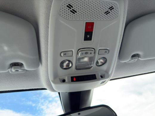Peugeot 208 1.2 PureTech Blue Lease Allure Camera | Parkeersensoren | Full map navigatie | Carplay/android au... ActivLease financial lease