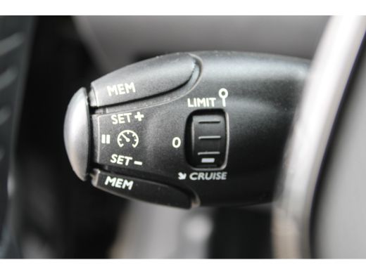 Peugeot e-208 EV Active Pack 50 kWh Led Verlichting | Parkeer Sensoren | Airco | Cruise Control | Apple Carplay... ActivLease financial lease