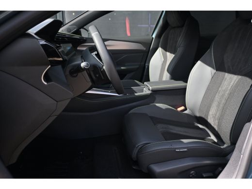 Peugeot e-308 GT 54 kWh DEMO-DEAL! | Adaptief Cruise Control | Dodehoek Detectie | Warmtepomp | Elektr & Massag... ActivLease financial lease