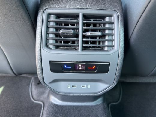 Seat Leon Sportstourer 1.5 eTSI FR Business Intense | Trekhaak | Stuur+Stoelverwarming | Apple Carplay/Andr... ActivLease financial lease