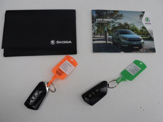 Skoda Enyaq iV | SOH 93,0% | Half leder | Cruise control | Carplay | Climate control | Lane assist | Park assist... ActivLease financial lease