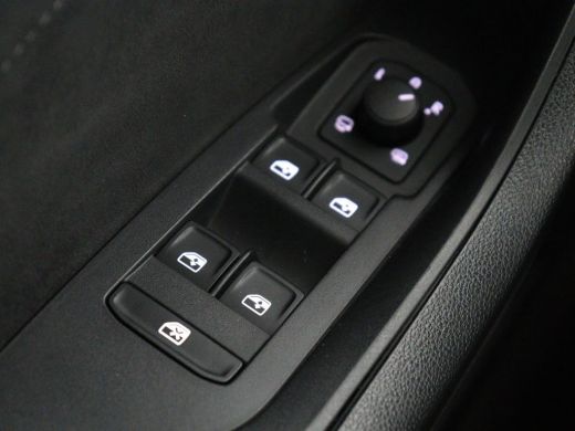 Skoda Kodiaq | Leder | Memory | Adaptive cruise | Stoelverwarming | Camera | Park assist | Sfeerverlichting | ... ActivLease financial lease