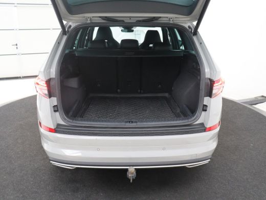 Skoda Kodiaq | Leder | Memory | Adaptive cruise | Stoelverwarming | Camera | Park assist | Sfeerverlichting | ... ActivLease financial lease