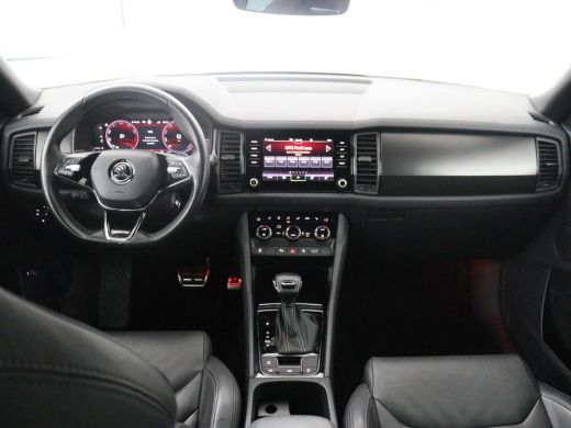 Skoda Kodiaq | Leder | Memory | Adaptive cruise | Stoelverwarming | Camera | Park assist | Sfeerverlichting | ... ActivLease financial lease