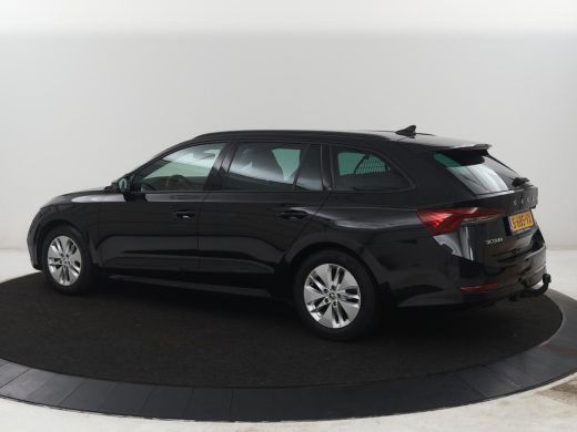 Skoda Octavia Combi1.5 e-TSI Sport Business | Stoelverwarming | Cruise control | Sfeerverlichting | Carplay | N... ActivLease financial lease