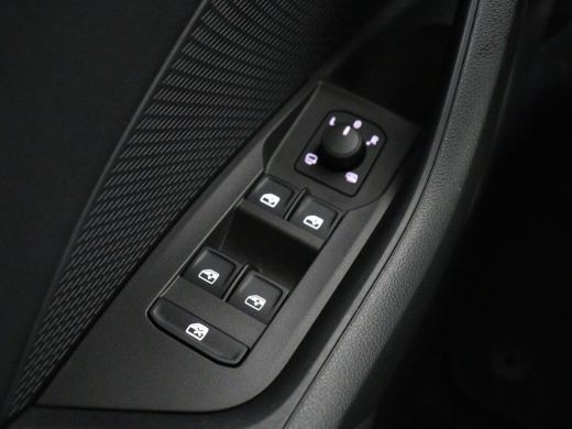 Skoda Octavia Combi1.5 e-TSI Sport Business | Stoelverwarming | Cruise control | Sfeerverlichting | Carplay | N... ActivLease financial lease
