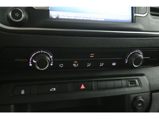 Toyota ProAce 75 kWh L2H1 Long Range | Snelladen | SOH 99% | Airco | Cruise | 3 Zits | Carplay | Parkeersens. ActivLease financial lease