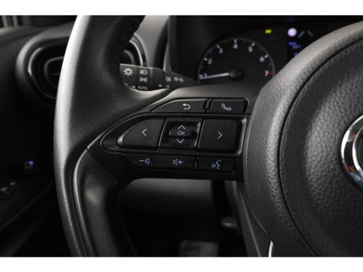 Toyota Yaris 1.5 VVT-i Active 5 Deurs Navigatie, Airco ActivLease financial lease