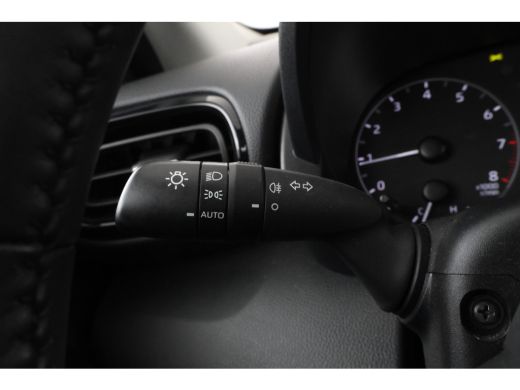 Toyota Yaris 1.5 VVT-i Active 5 Deurs Navigatie, Airco ActivLease financial lease