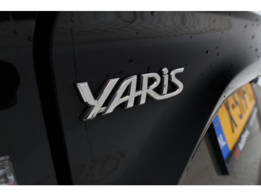 Toyota Yaris 1.5 VVT-i Active 5 Deurs Navigatie, Airco ActivLease financial lease