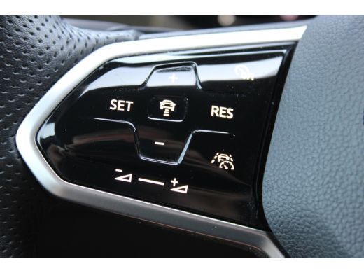 Volkswagen Golf 1.4 eHybrid GTE SOh 94,2% STANDKACHEL VIRTUAL NAVI IQ LED 95000KM!!! ActivLease financial lease