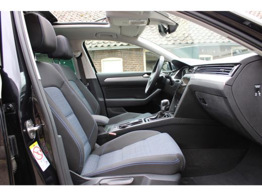 Volkswagen Passat Variant 1.4 TSI PHEV GTE Business SOh 91,2% IQ LIGHT NAVI PANO TREKHAAK 134000KM!!! ActivLease financial lease