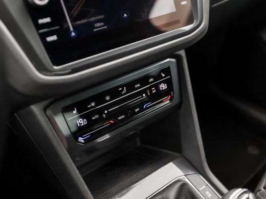 Volkswagen Tiguan 1.5 TSI Life Sport 150Pk Automaat (VIRTUAL COCKPIT, APPLE CARPLAY, CLIMATE, KEYLESS, STOELVERWARM... ActivLease financial lease