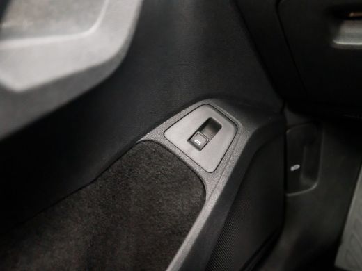 Volkswagen Tiguan 1.5 TSI Life Sport 150Pk Automaat (VIRTUAL COCKPIT, APPLE CARPLAY, CLIMATE, KEYLESS, STOELVERWARM... ActivLease financial lease