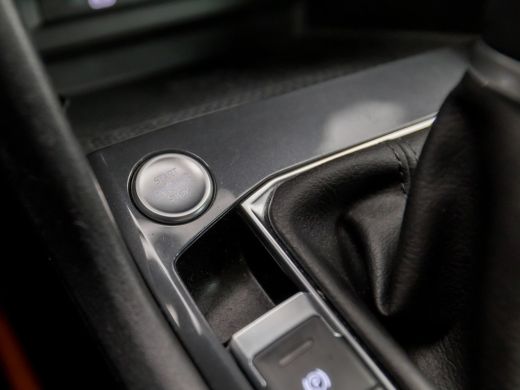 Volkswagen Tiguan 1.5 TSI Life Sport 150Pk Automaat (VIRTUAL COCKPIT, APPLE CARPLAY, CLIMATE, KEYLESS, STOELVERWARM... ActivLease financial lease