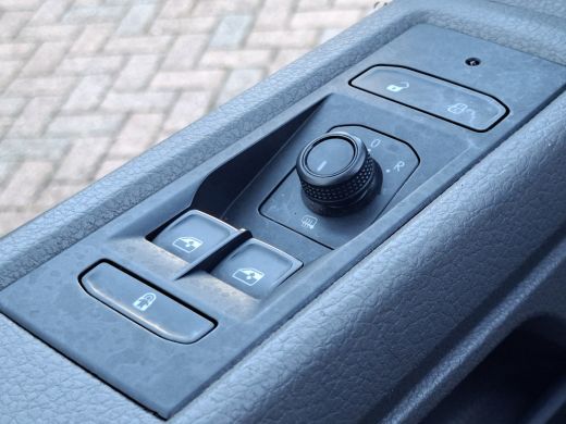 Volkswagen Transporter 2.0 TDI Aut7 Dubb.Cabine 2xSchuifdeur Carplay Trekhaak Bulli ActivLease financial lease