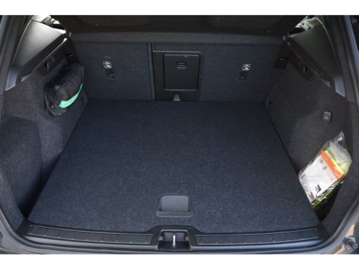 Volvo  XC40 T4 R-Design | Cruise Adapt. | Nubuck | Trekhaak | ActivLease financial lease