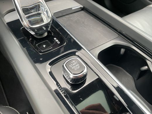 Volvo  XC60 2.0 T6 Plug-in hybrid AWD Plus Dark Long Range | SOH 97% | Pano | Trekhaak | Stoelverwarming | Ca... ActivLease financial lease