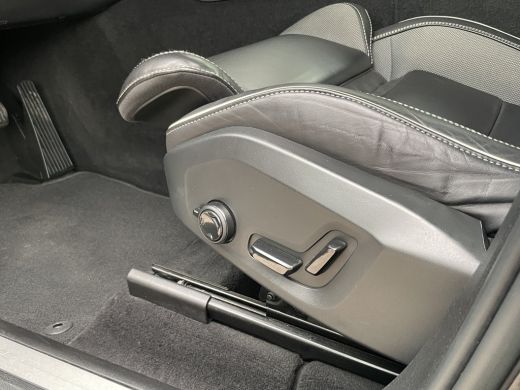 Volvo  XC60 2.0 T6 Plug-in hybrid AWD Plus Dark Long Range | SOH 97% | Pano | Trekhaak | Stoelverwarming | Ca... ActivLease financial lease