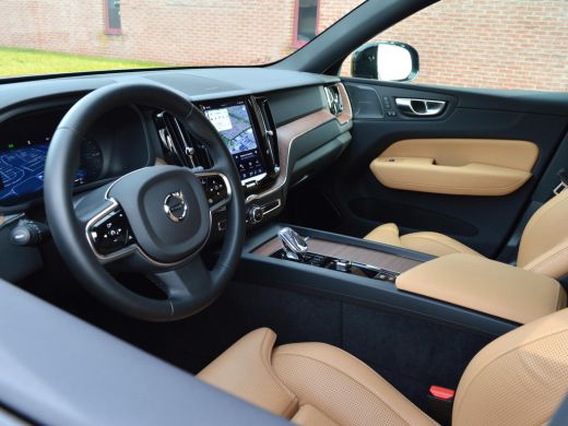 Volvo  XC60 T6 Recharge AWD Plus Dark | Trekhaak | SOH 100% ActivLease financial lease