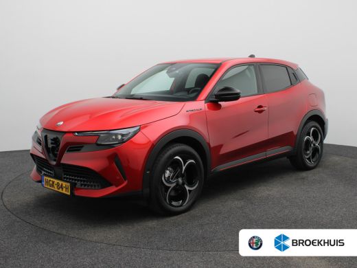 Alfa Romeo Junior 1.2 Turbo Hybrid Ibrida Speciale | Camera | Parkeersensoren | Dodehoekdetectie | Navigatie | Crui... ActivLease financial lease