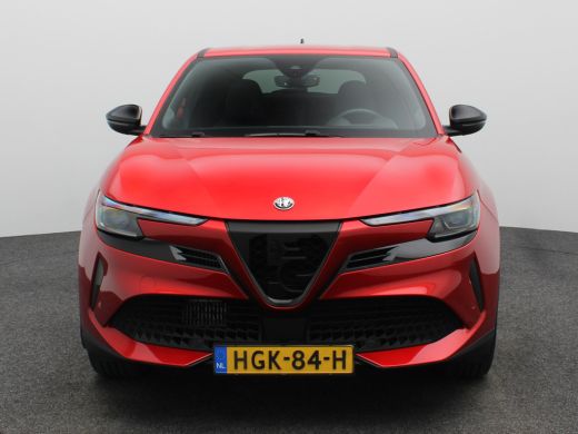 Alfa Romeo Junior 1.2 Turbo Hybrid Ibrida Speciale | Camera | Parkeersensoren | Dodehoekdetectie | Navigatie | Crui... ActivLease financial lease