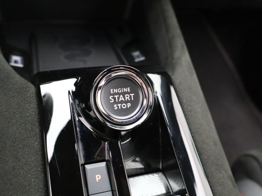 Alfa Romeo Junior Elettrica Veloce 54 kWh 280 PK! | Sperdifferentieel | Sabelt Kuipstoelen | Camera | Parkeersensor... ActivLease financial lease
