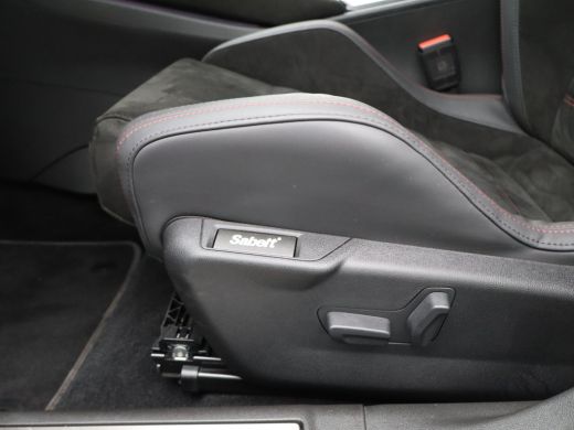 Alfa Romeo Junior Elettrica Veloce 54 kWh 280 PK! | Sperdifferentieel | Sabelt Kuipstoelen | Camera | Parkeersensor... ActivLease financial lease