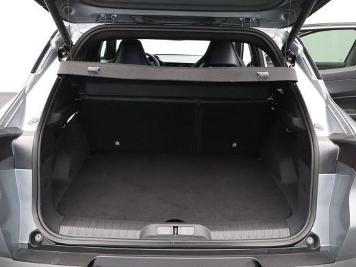 Alfa Romeo Junior Elettrica Veloce 54 kWh 280 PK! | Sperdifferentieel | Sabelt Kuipstoelen | Camera | Parkeersensor... ActivLease financial lease