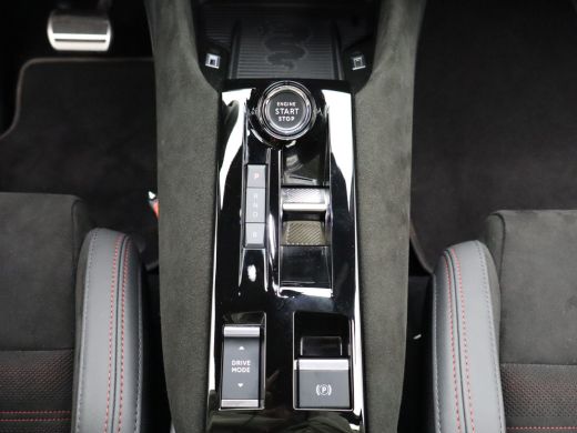 Alfa Romeo Junior Elettrica Veloce 54 kWh 280 PK! | Sperdifferentieel | Sabelt Kuipstoelen | Camera | Parkeersensor... ActivLease financial lease