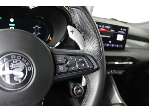Alfa Romeo Tonale 1.5T Hybrid Veloce | Lederen bekleding | Adaptieve cruise control | Stoelventilatie voor | Matrix... ActivLease financial lease