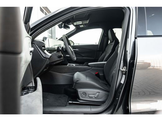 Audi Q3 1.5 e-hybrid S edition 272PK | 360 camera | Adaptief onderstel | Elek. Stoelen incl geheugen | Ma... ActivLease financial lease