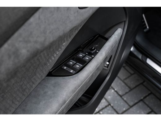 Audi Q3 1.5 e-hybrid S edition 272PK | 360 camera | Adaptief onderstel | Elek. Stoelen incl geheugen | Ma... ActivLease financial lease