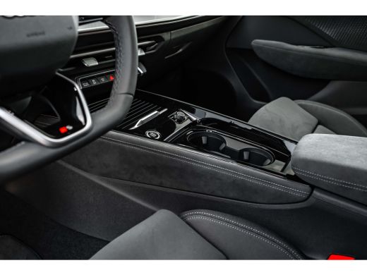 Audi Q3 1.5 e-hybrid S edition 272PK | 360 camera | Adaptief onderstel | Elek. Stoelen incl geheugen | Ma... ActivLease financial lease
